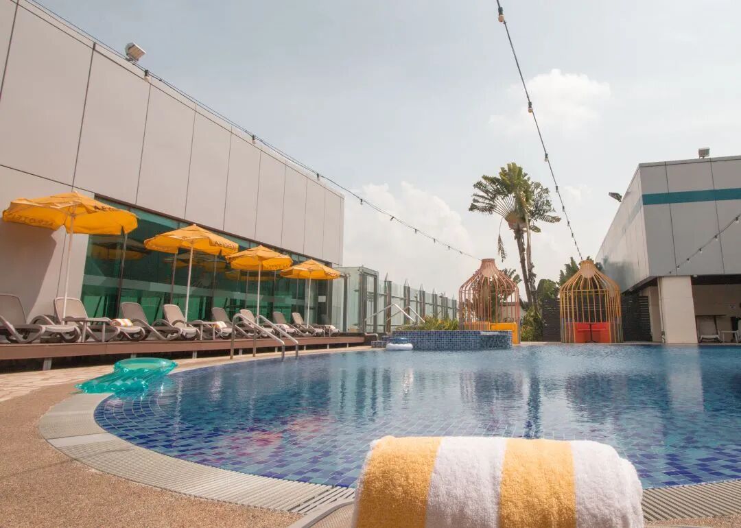 Aerotel Singapore | Changi Airport's Rooftop Swimming Pool