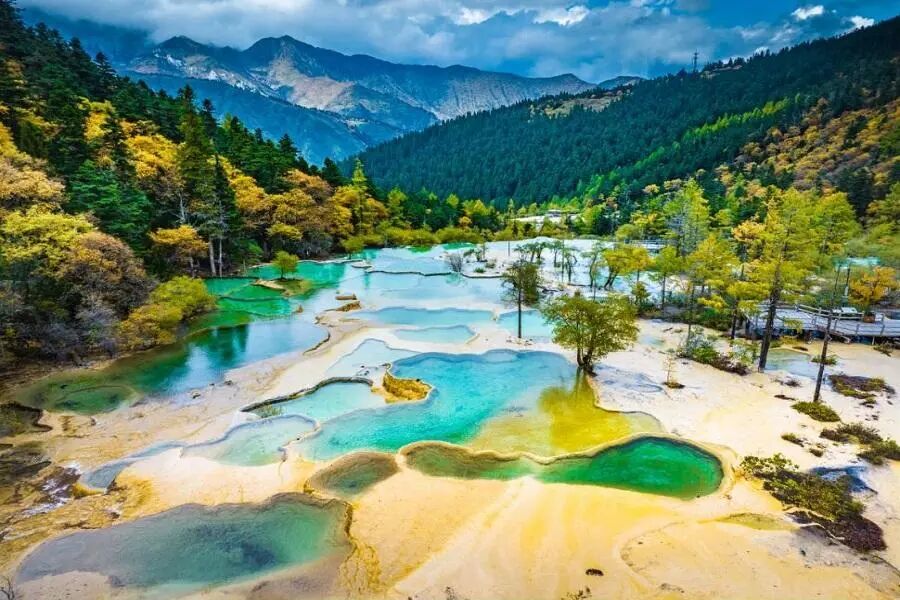 中國| 黃龍介紹、交通地圖、周遭景點、住宿、必買票券總整理｜東南旅遊