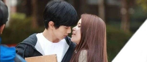 今晚想说说接吻的好处！但有几点要切记！