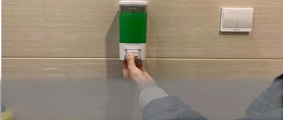 诧异！公共卫生间的洗手液，比你想象中还脏！