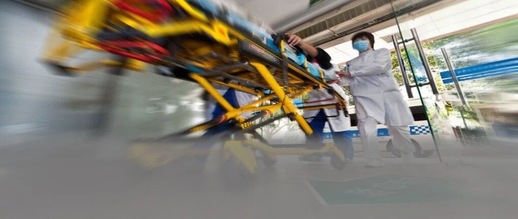 这次，谣言真的害死了人！只因做错了一件事，男子猝死！