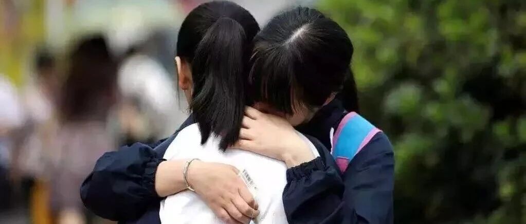 高考成绩公布：你以为名校在挑孩子？不！其实是在挑父母！
