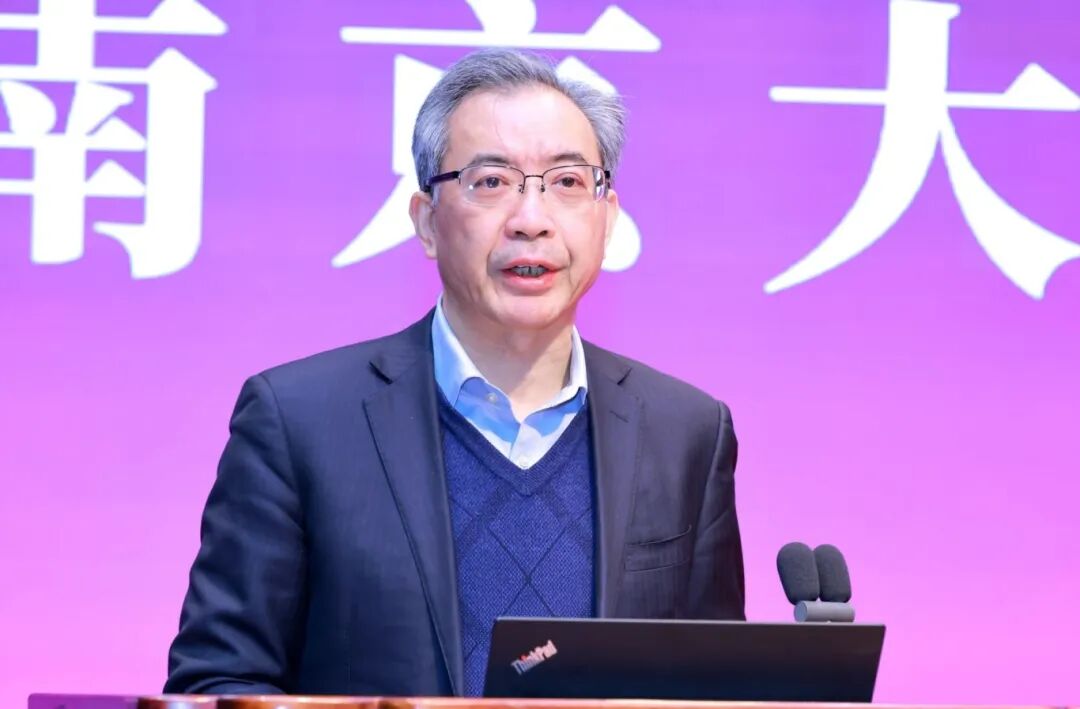 3 谈校长推进会.jpg