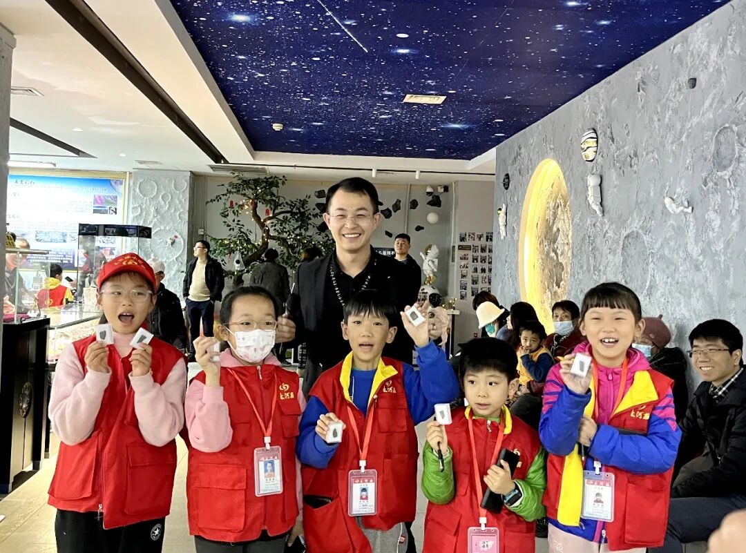 揭秘神秘星体！中原陨石馆举行中小学生陨石研学活动，开启科学探索之旅(图8)