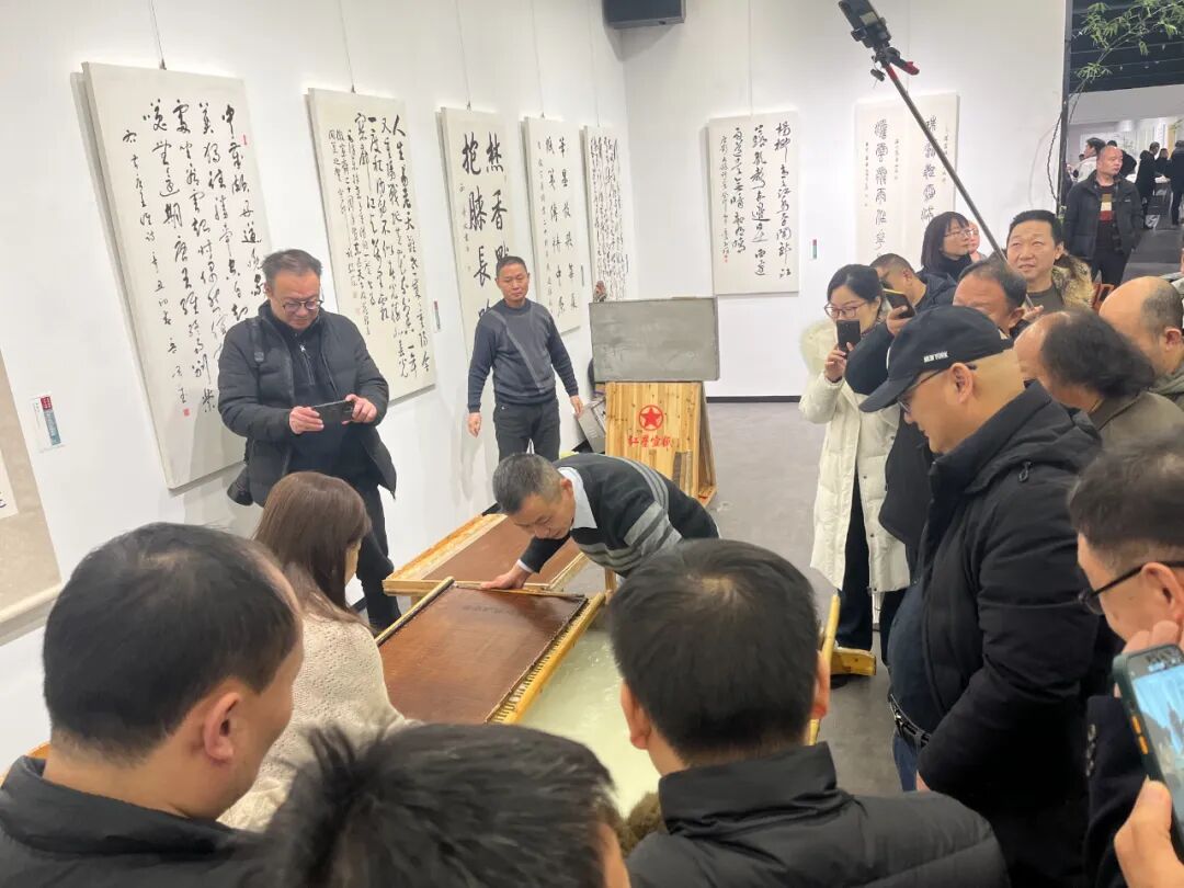 藏·展览丨纸笺传情，笔墨放歌——河南书法名家邀请展在天下收藏开幕(图8)