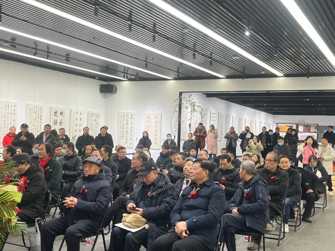 藏·展览丨纸笺传情，笔墨放歌——河南书法名家邀请展在天下收藏开幕(图1)