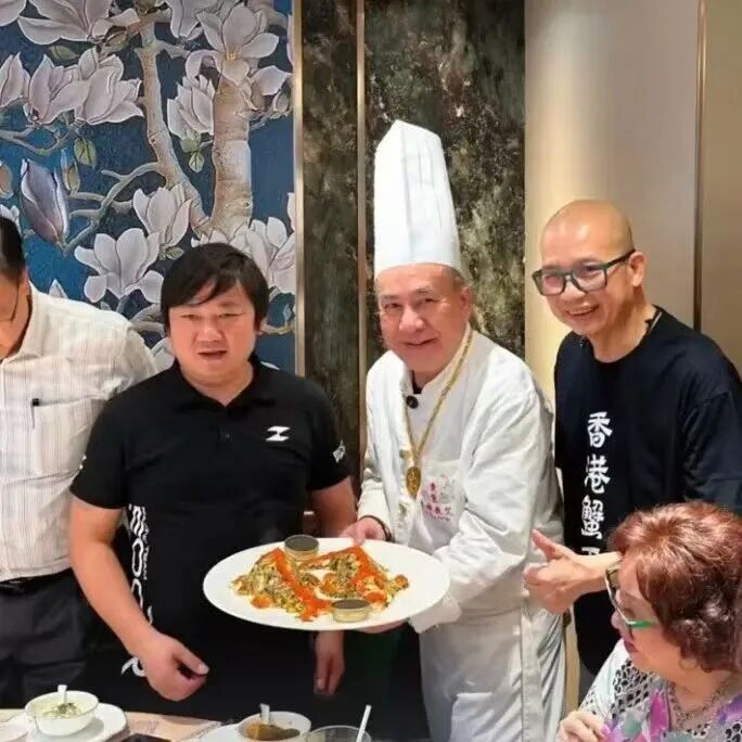 张雪香港饭局：一场中国饭局座次里的实力认同