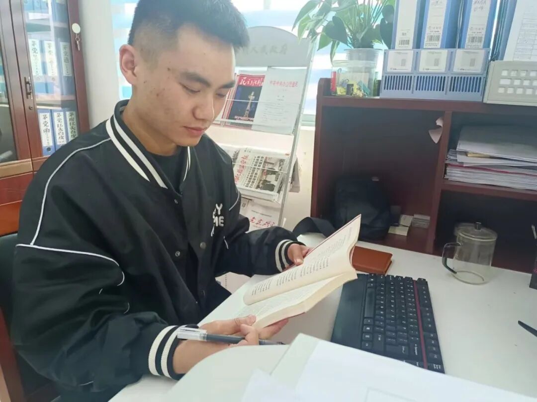 书香悦读丨《红岩》