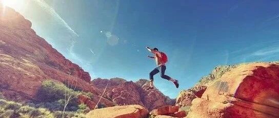 它是埋在土里的“护肝宝”！护血管、益血糖、防痛风……国医大师都爱它丨小郎中说药食同源