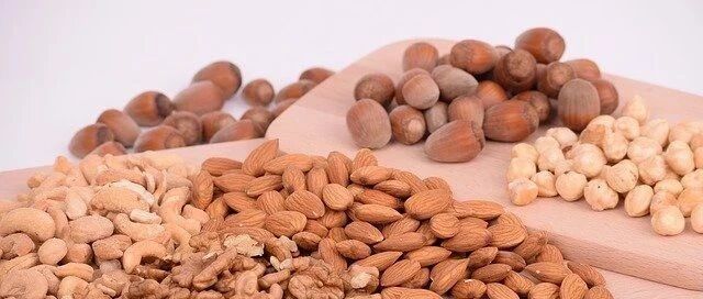十大坚果的功效+食用禁忌，过年之前要了解清楚，千万别买错了！
