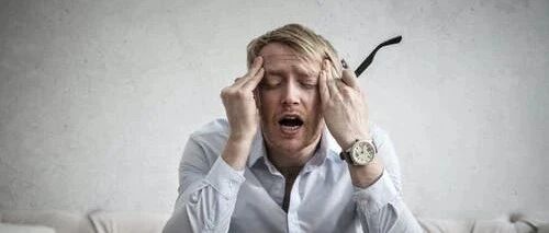 7个症状预示“脑供血不足”！不想患脑梗和痴呆？赶快学几招，“畅通”脑血管~