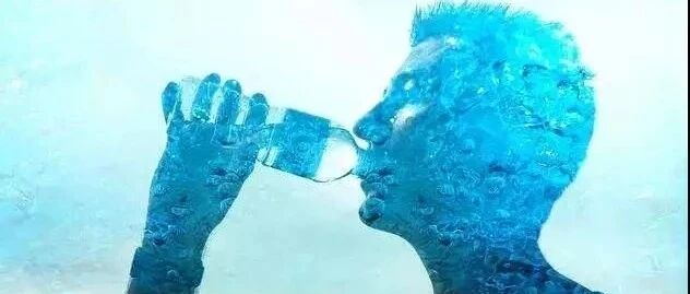 冬天必喝这3杯水！一杯润肠，一杯护肾，还有一杯能防中风！