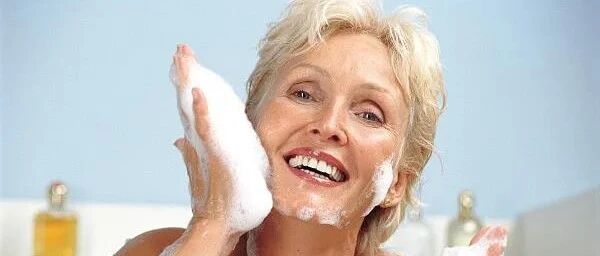 洗澡时的一个错，让体内湿气越来越重，多搓这3处，赶跑湿气