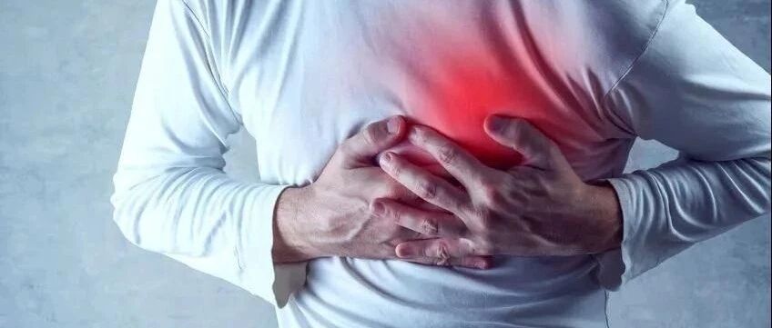 又是猝死！胸痛发作时，这个动作千万别再做！已致多人死亡！