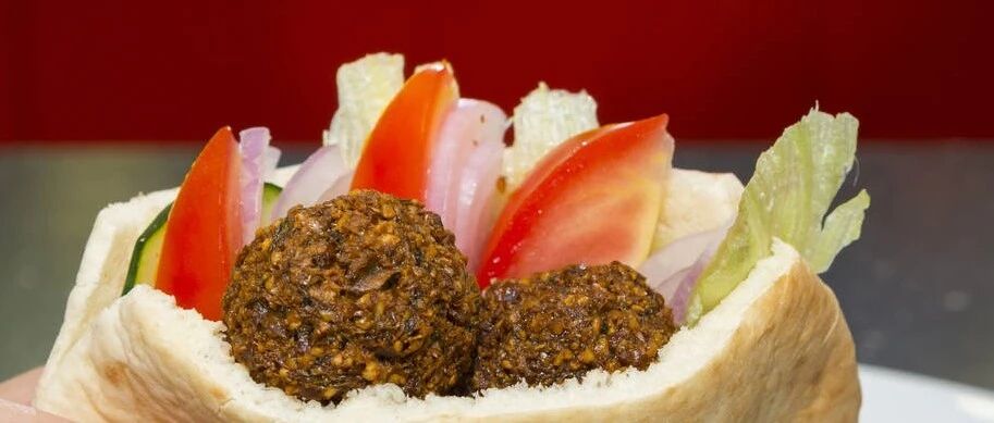 吃得越饱，走得越早？两种表现可能预示你吃太多！当身体发出这个信号时，请放下食物~