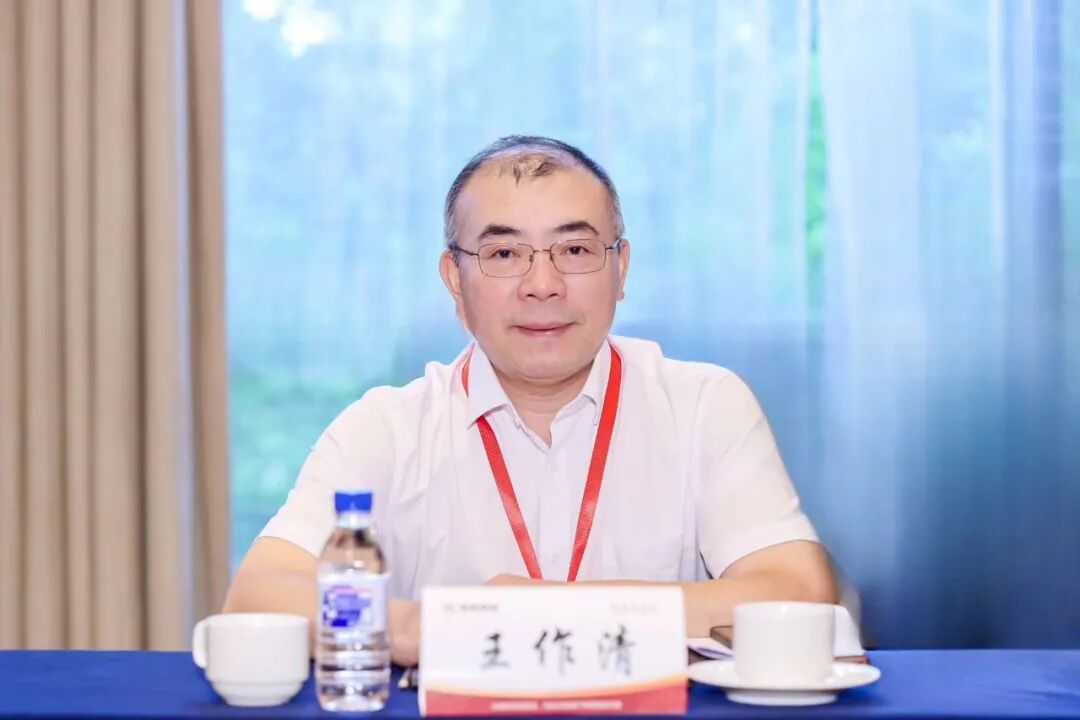 张荣华在听取了大家发言后,对推进一体化工作作部署.