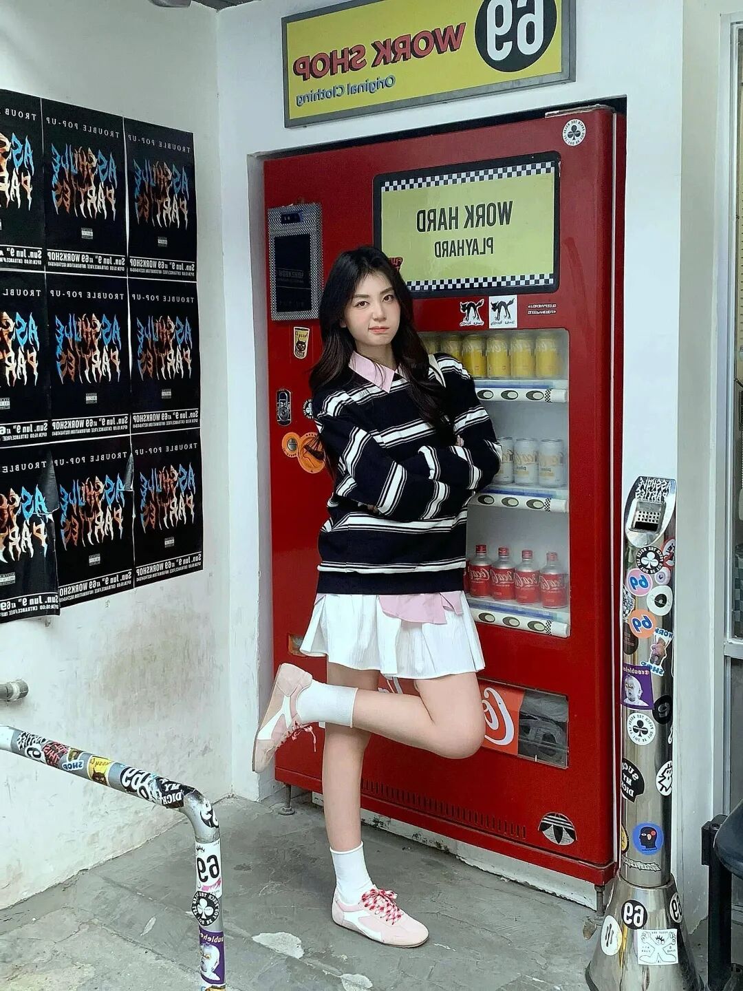 黑白条纹针织衫