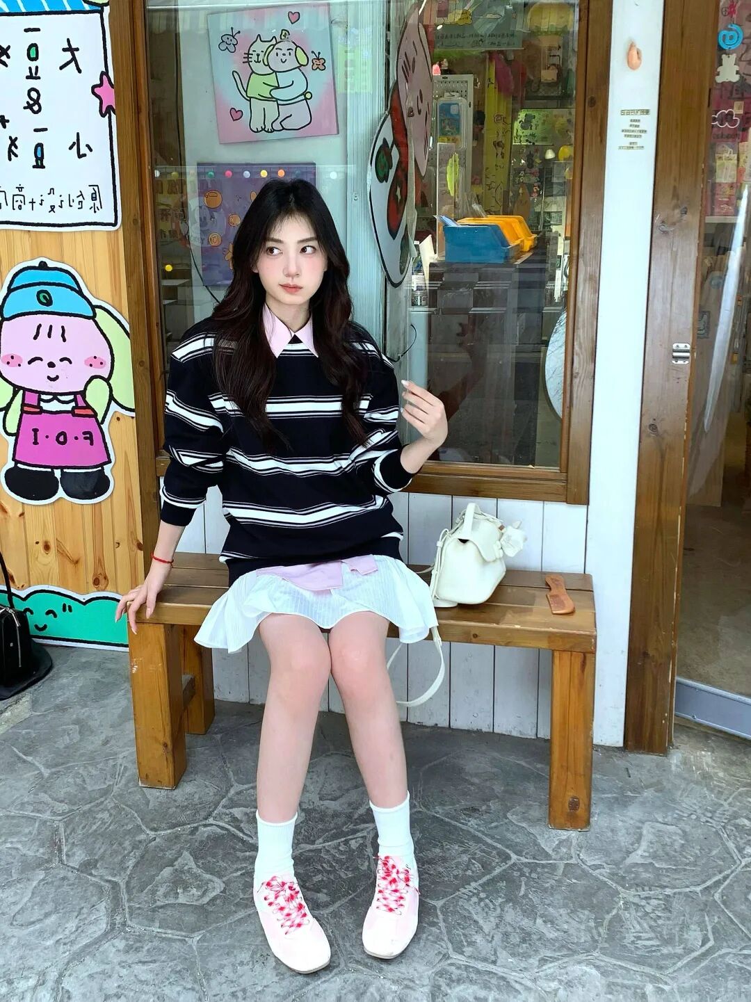 黑白条纹针织衫