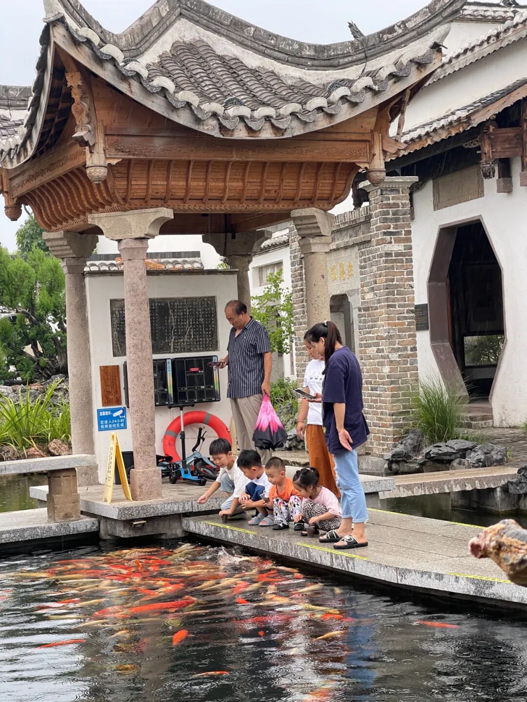 庆六一,观唐温泉温水乡里寻童趣,剧组拍摄欢乐多!