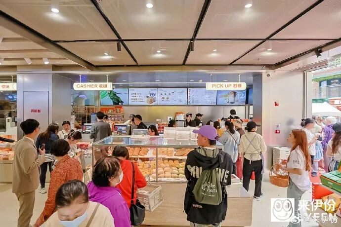 近年来,商业市场掀起了一股"lab风",从喜茶,卡玛王子到vivo,lululemon