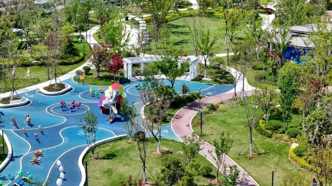 双环三片区"的景观设计布局,致力于打造足球,篮球,网球三大主题运动