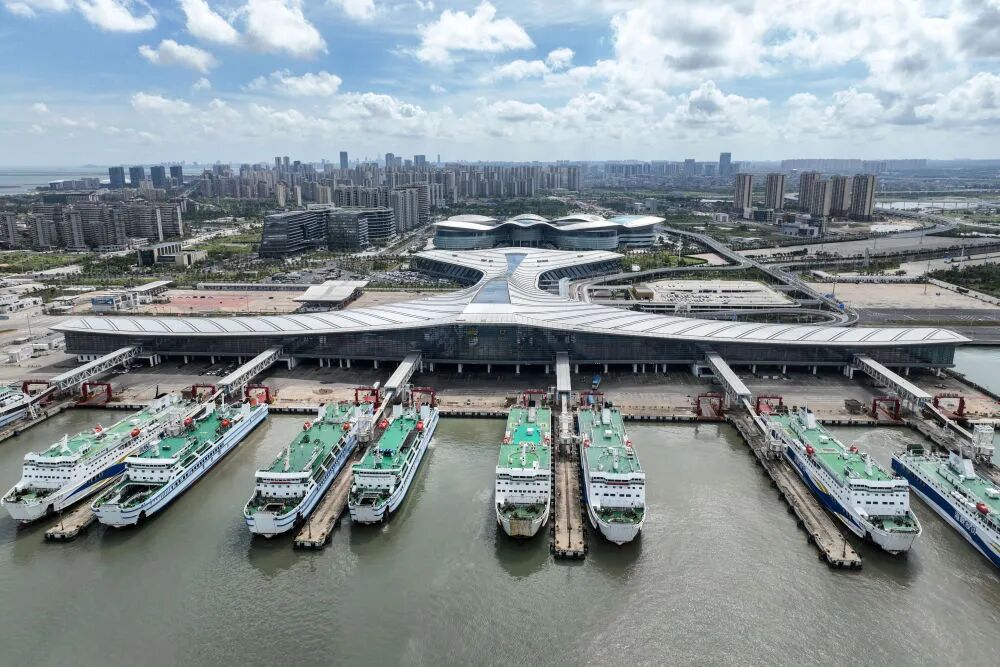 2025年10月7日拍摄的海口新海港。新华社记者张丽芸 摄