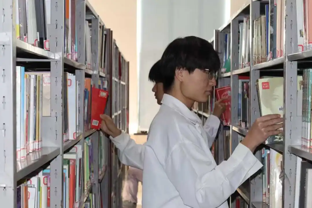 爱国教育|保定理工学院|管理学院|品读红色经典,读书打卡活动