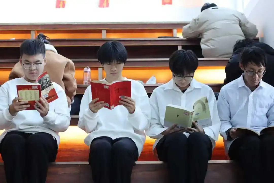 爱国教育|保定理工学院|管理学院|品读红色经典,读书打卡活动