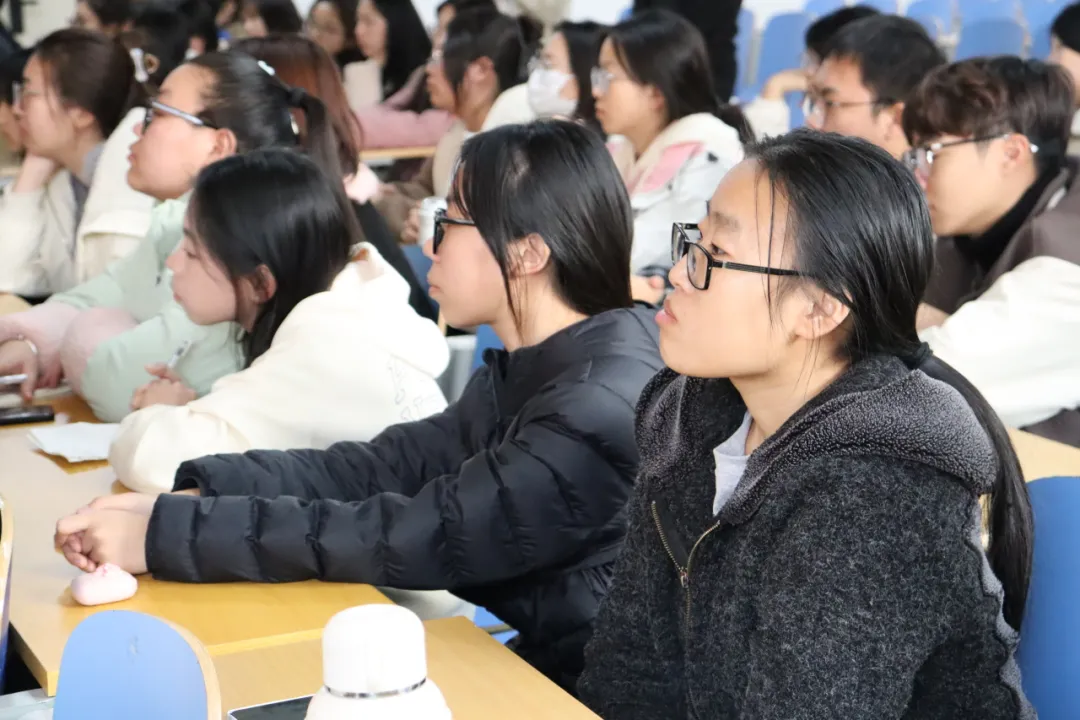 以青春之名 赴西部之约——保定理工学院教育学院“西部计划”主题讲座