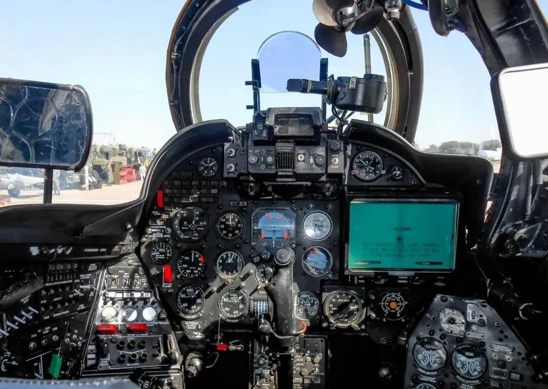 机型简介-Mi-24 米-24直升机-5204 