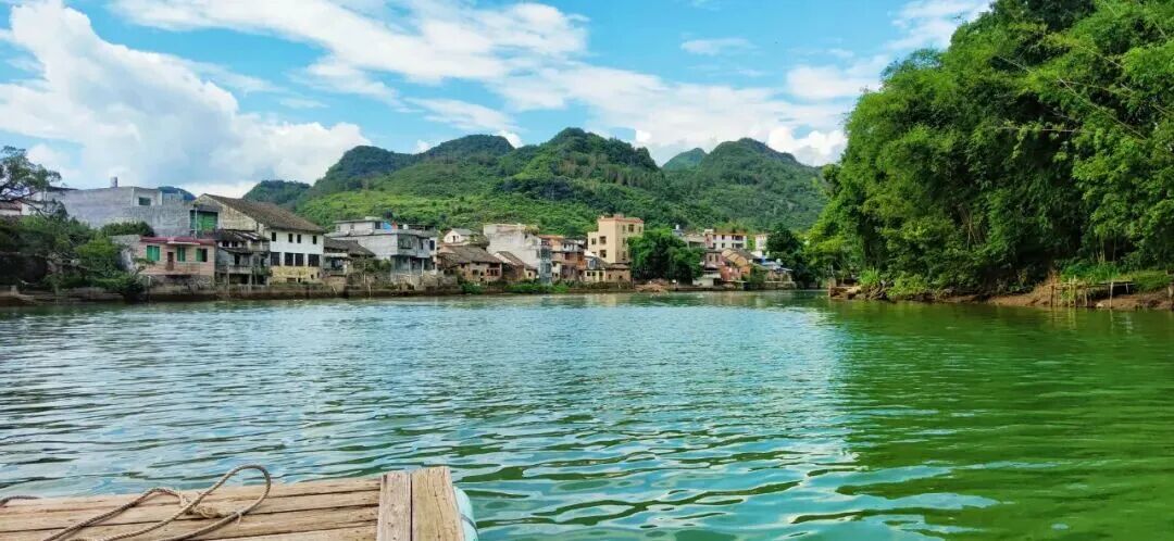 南岭水乡・山映河畔。 徐浩中 摄