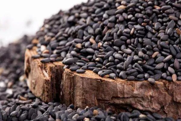 黑芝麻可以空腹吃吗 黑芝麻什么时间吃效果好