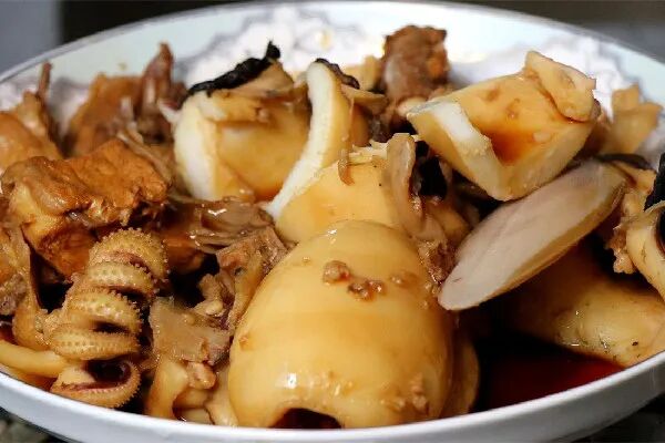 墨鱼是鱿鱼的一种吗 墨鱼是章鱼吗