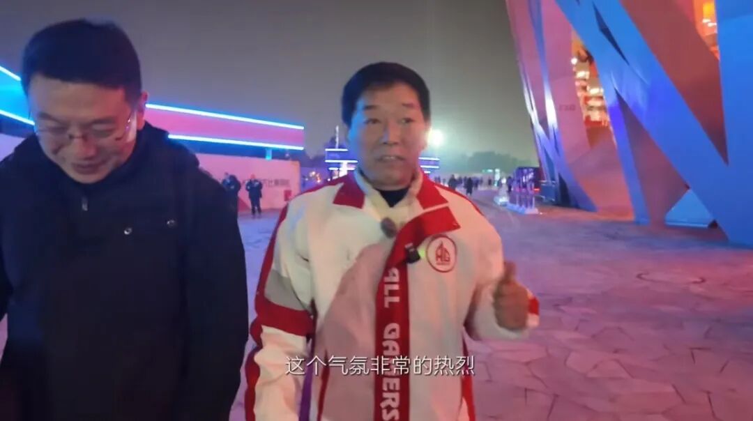 火成表情包，61岁的魏建军如何成功&ldquo;去爹味&rdquo;