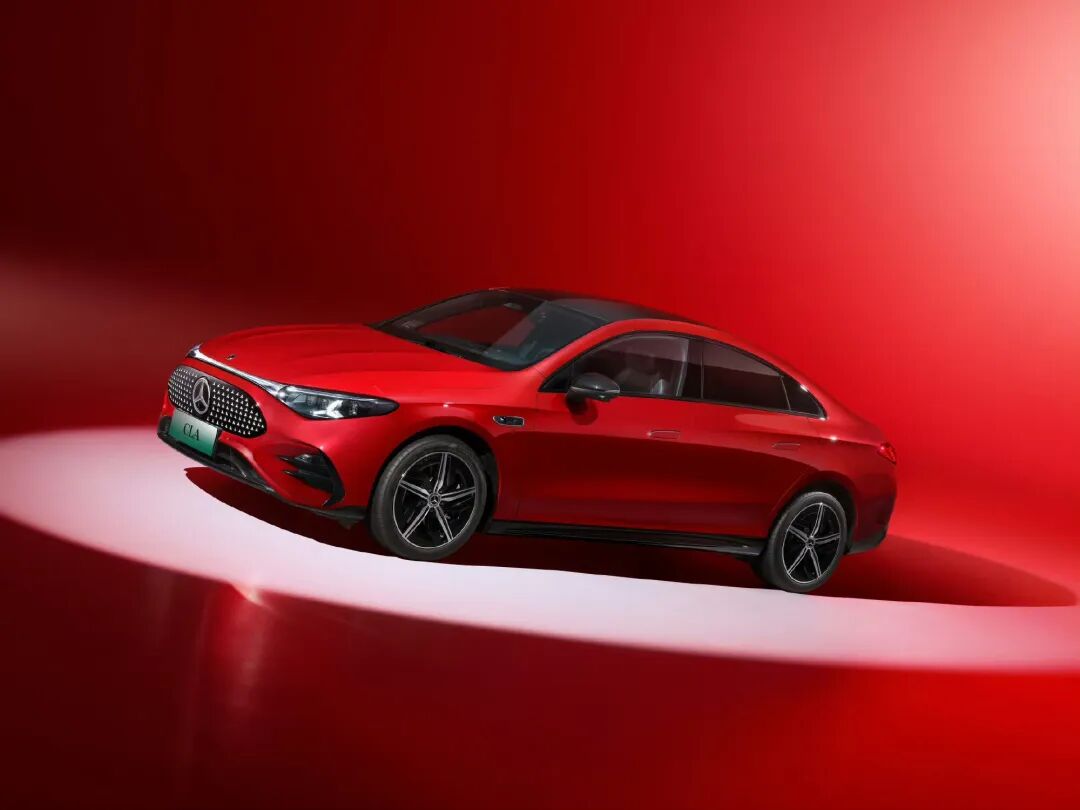 奔驰也想明白了！纯电CLA预售25万起，放低身段与新势力对线