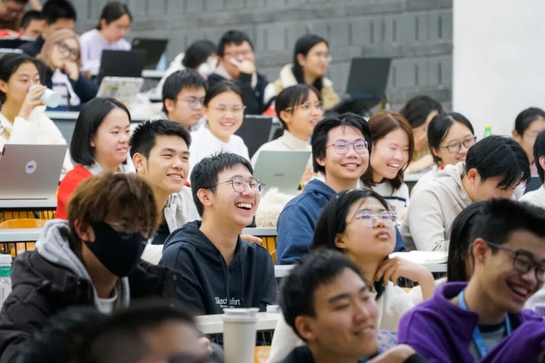 翟梦坤-学生笑4.jpg