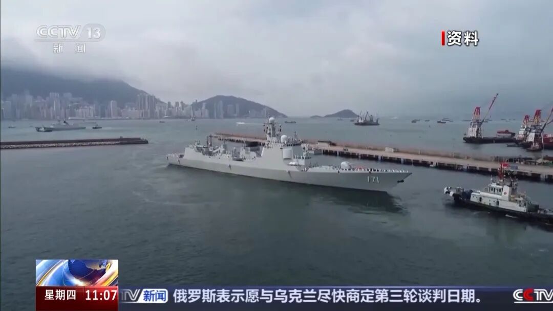 在航母上看中国战机起飞