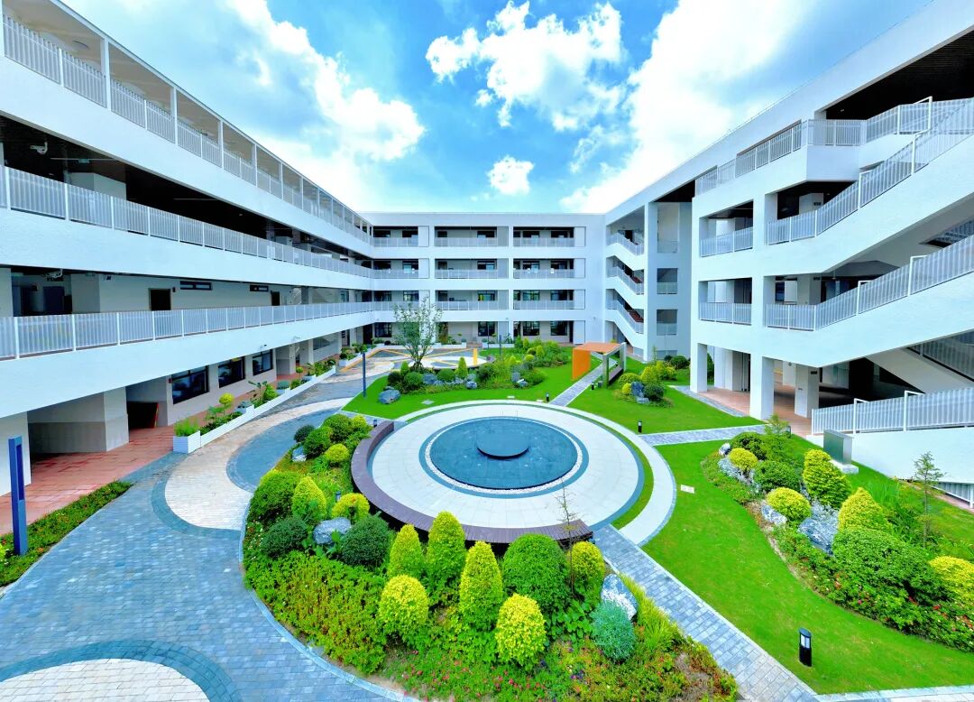 上海182万中小学生今天开学