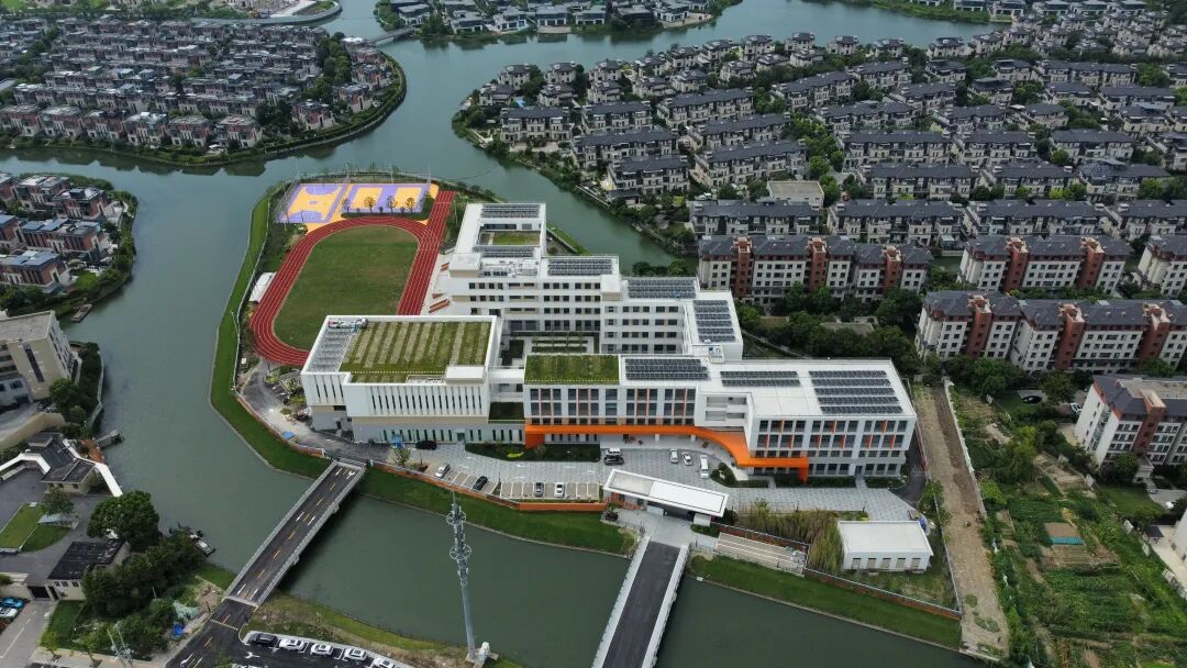 上海182万中小学生今天开学