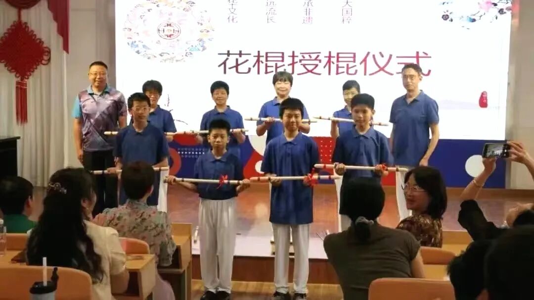 上海182万中小学生今天开学