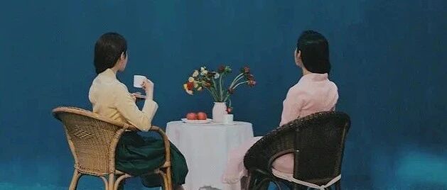 黑白灰得久了，偶尔还是想当个好色人士啊