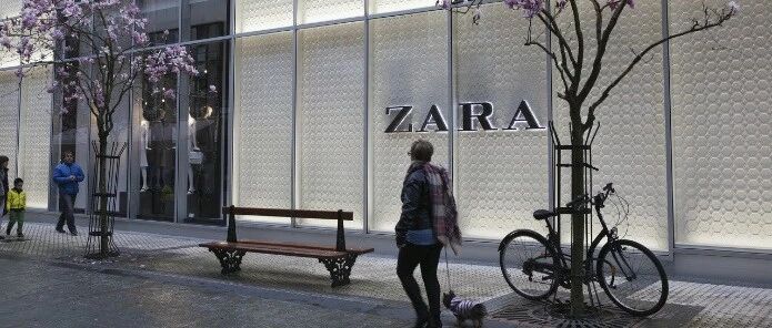 城里滞销的衣服，可能都卖到农村去了