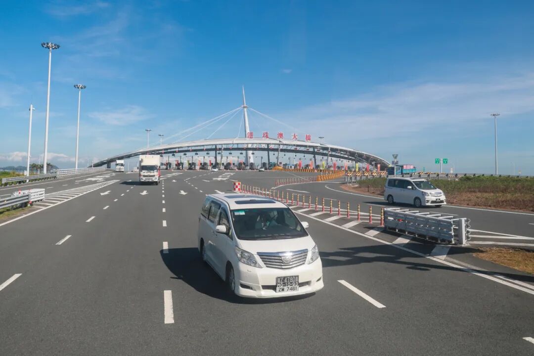 港珠澳大桥行驶车辆