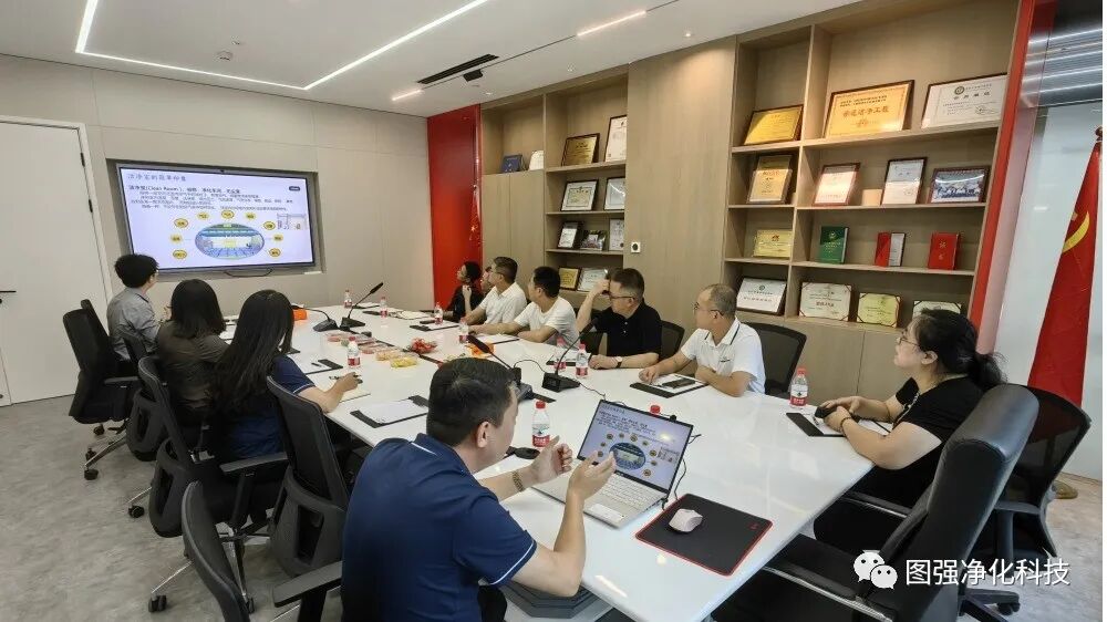 鄰水縣縣委書記黃永鴻一行參觀圖強凈化科技公司