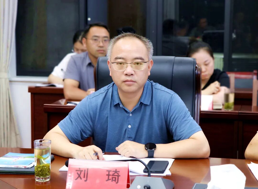 岳阳网>县区>临湘市> 在听取相关情况汇报和工作建议后,王文华指出