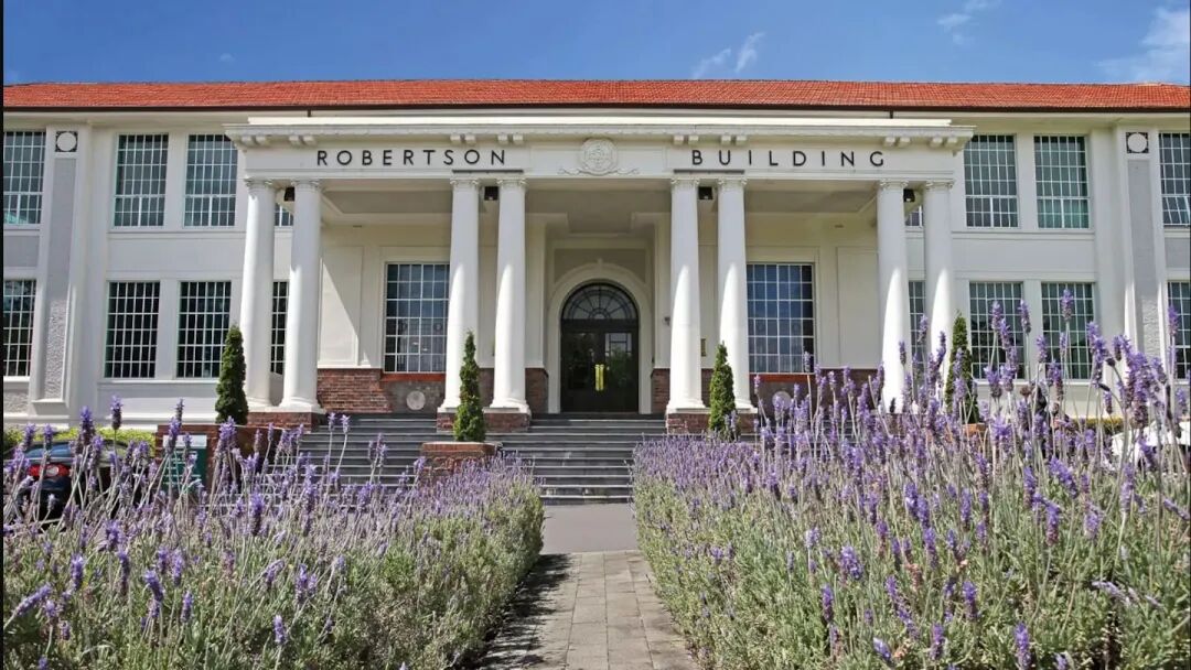 Father fails in High Court bid to block daughter attending St Cuthbert's  College - NZ Herald