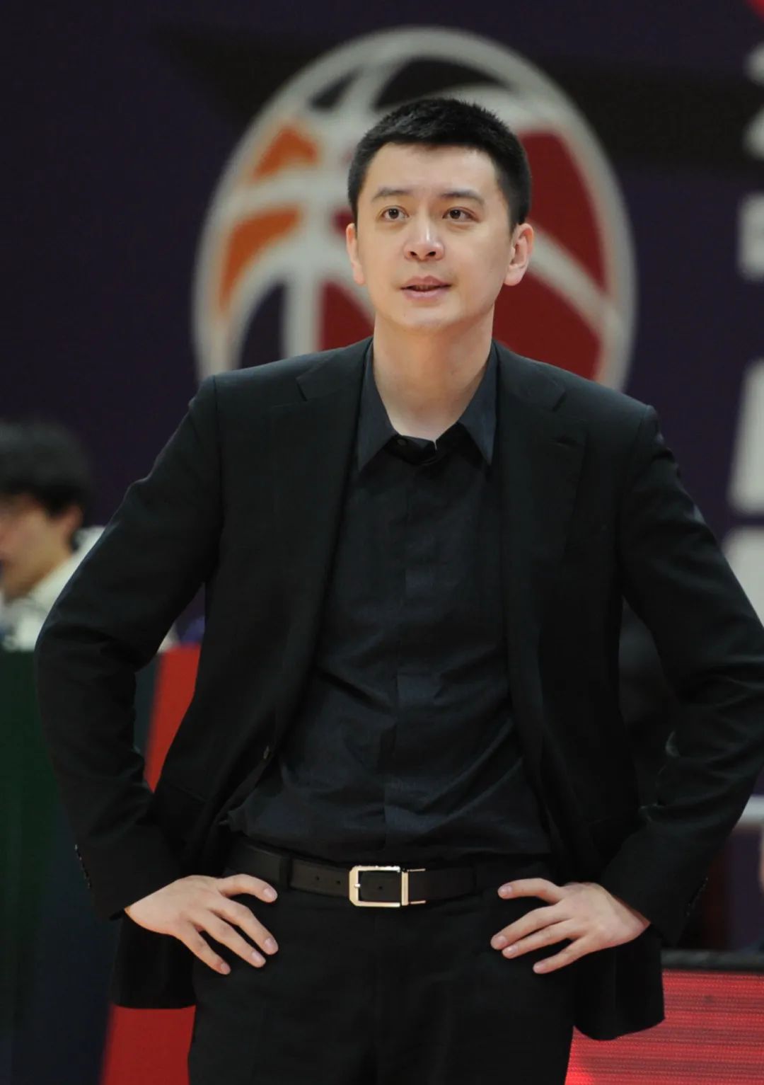 杨鸣担任辽宁益胜篮球俱乐部总裁兼总教练