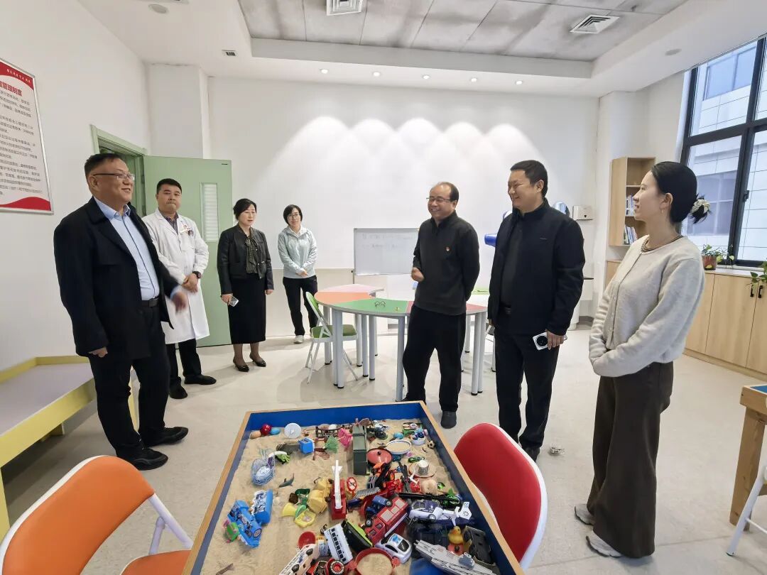 省级专家进校园开展“心理健康知识讲座“暨“心理健康医校共建基地”揭牌启动（图6）