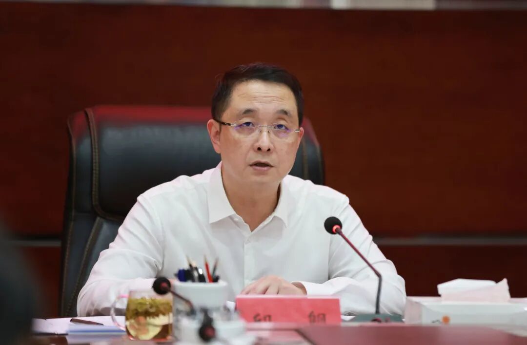 都昌县2023年全面深化改革工作调度会议召开,县委书记邱舰主持会议并