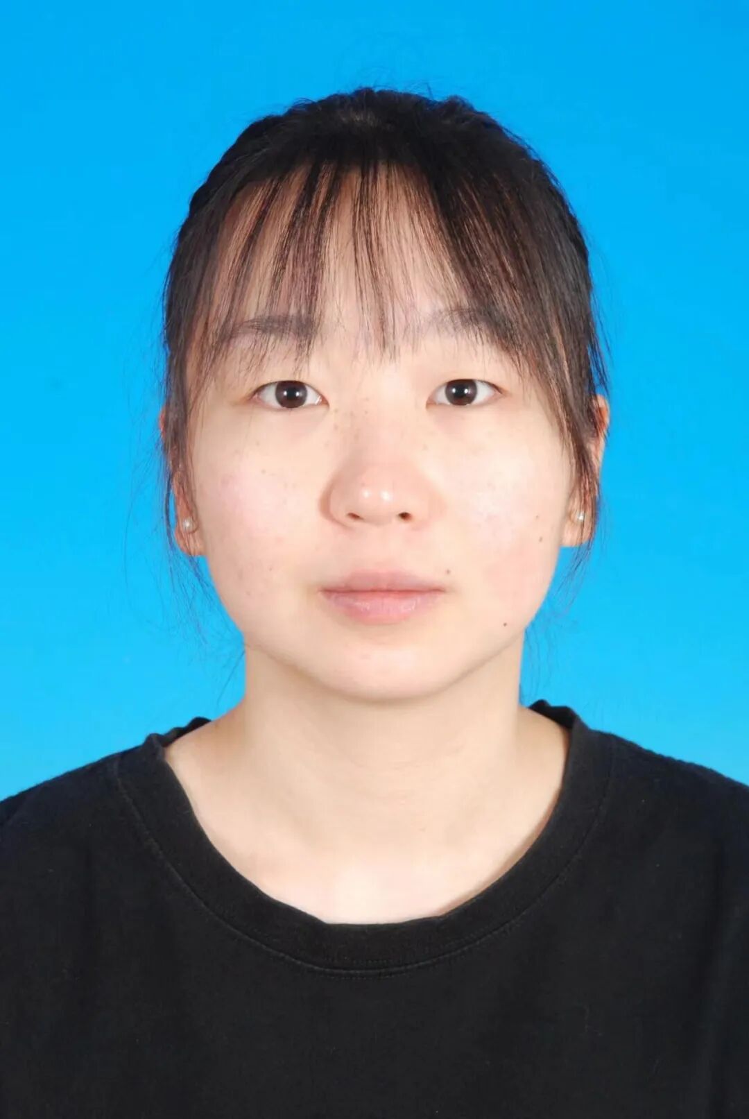 2018511030 乔依玲 寸照.jpg